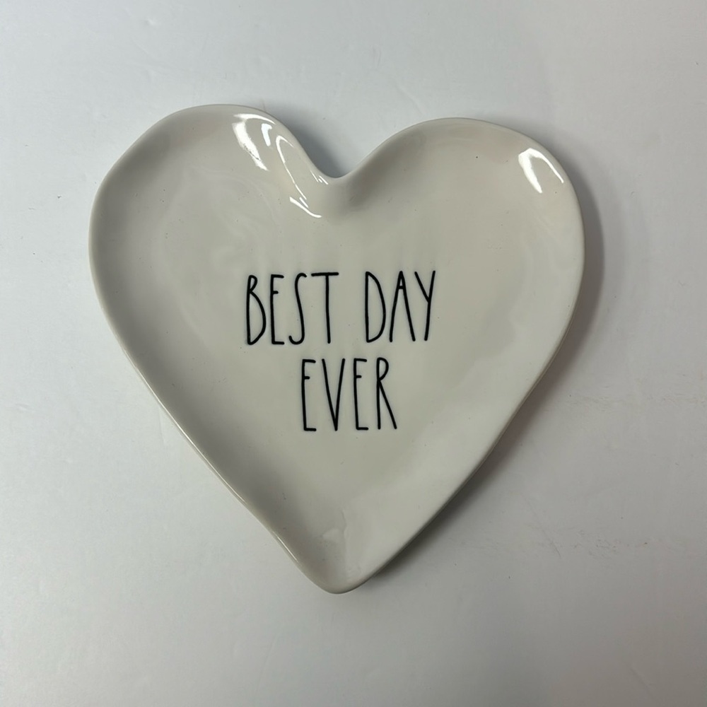 Rae Dunn Heart Plate “Best Day Ever”